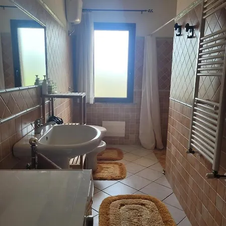 Casa Vacanze Villa Lucheria Loceri *