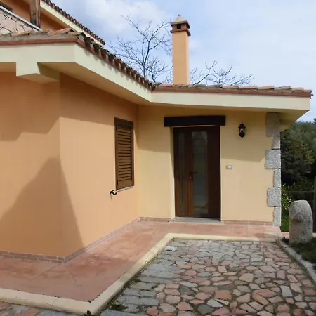 Casa Vacanze Villa Lucheria Loceri
